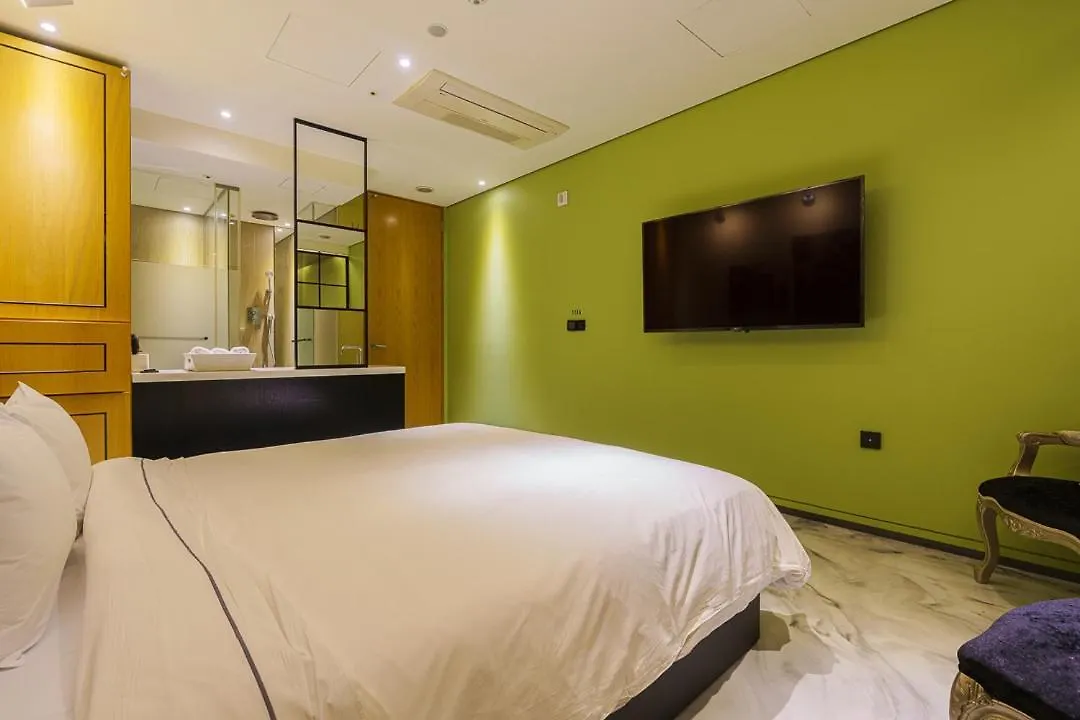 Hotel The Designers Incheon 2*,