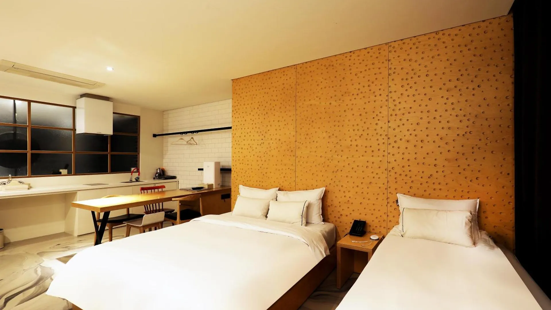 Hotel The Designers Incheon 2*,