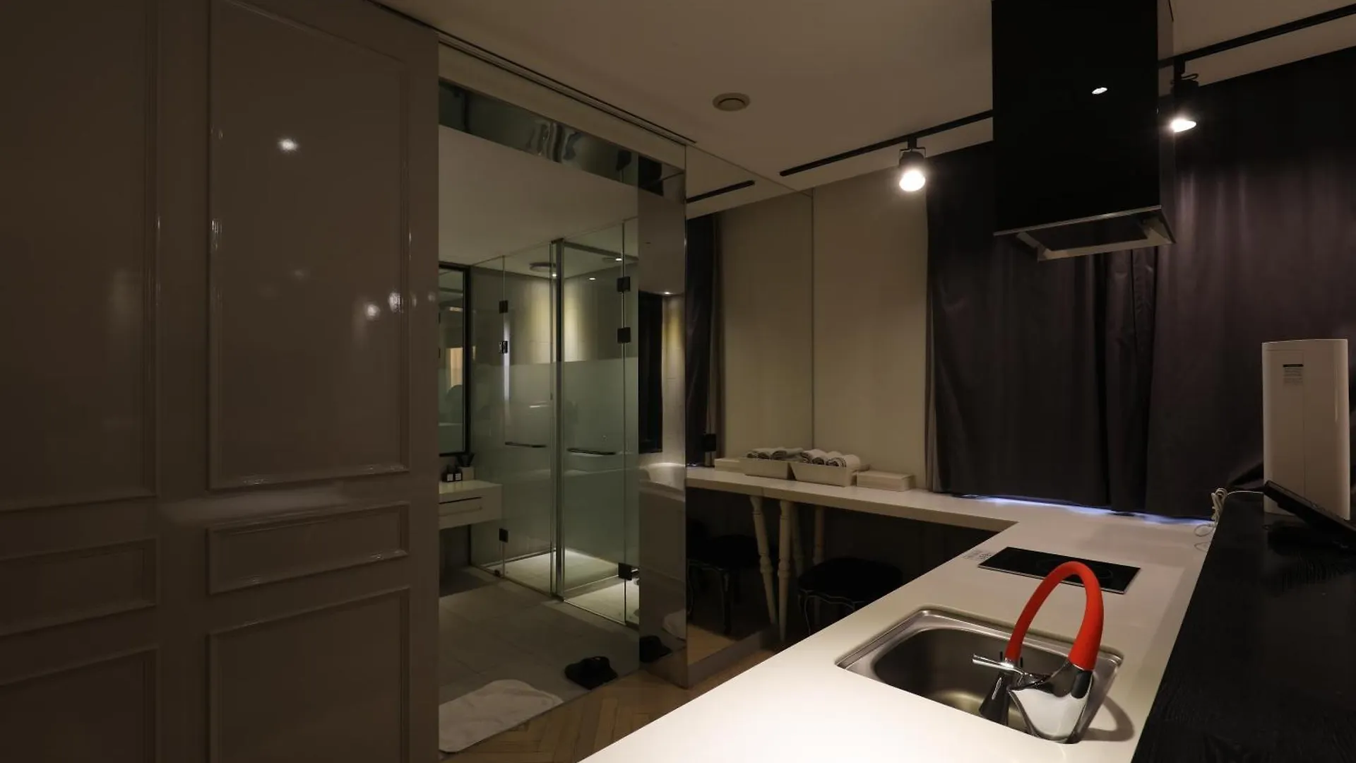 Hotel The Designers Incheon 2*,  South Korea