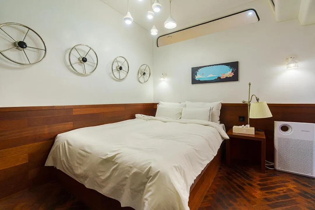 Hotel The Designers Incheon 2*,