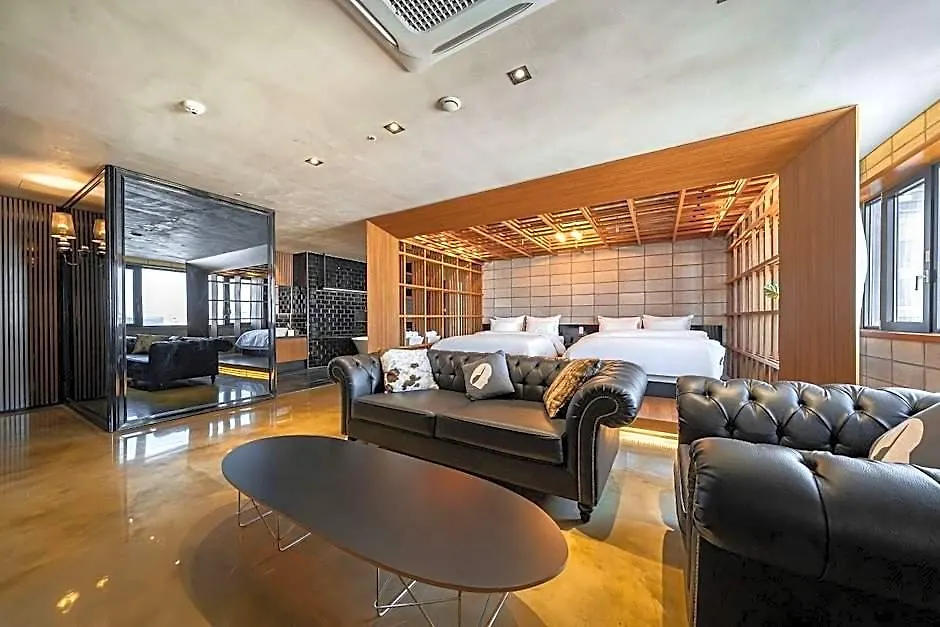 Hotel The Designers Incheon 2*,