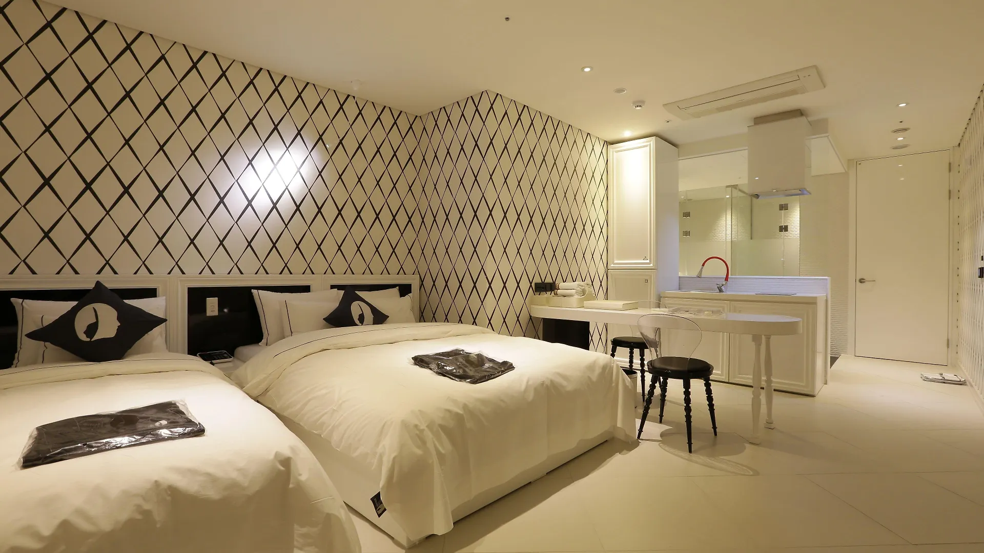 Hotel The Designers Incheon 2*,  South Korea
